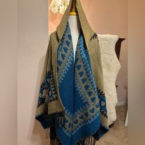 Stylish Blue and Tan Heart Pattern Poncho